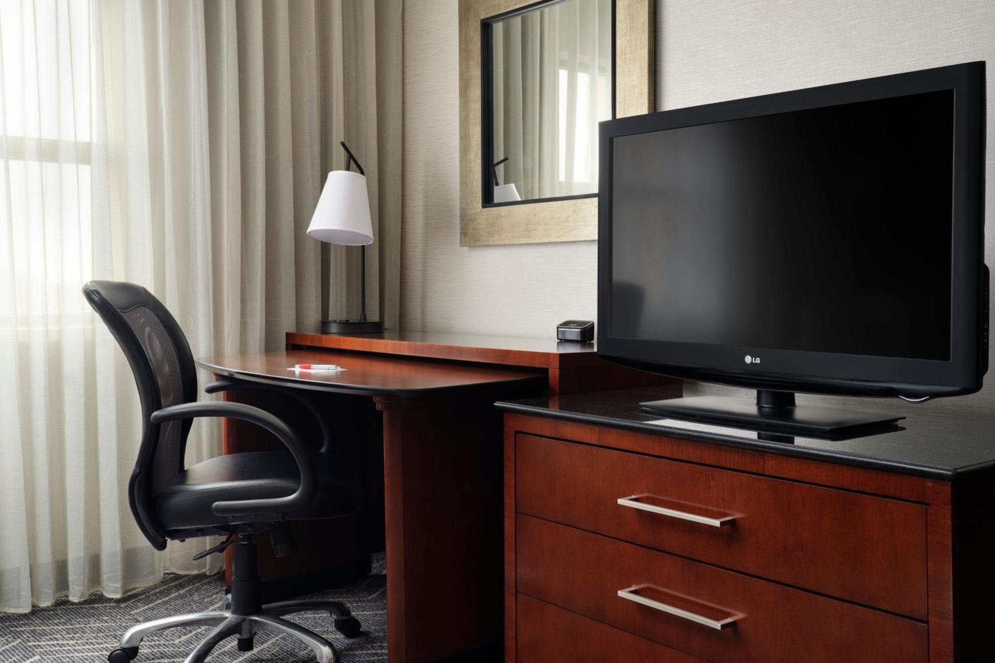 Minneapolis Marriott Northwest Brooklyn Park Exterior foto